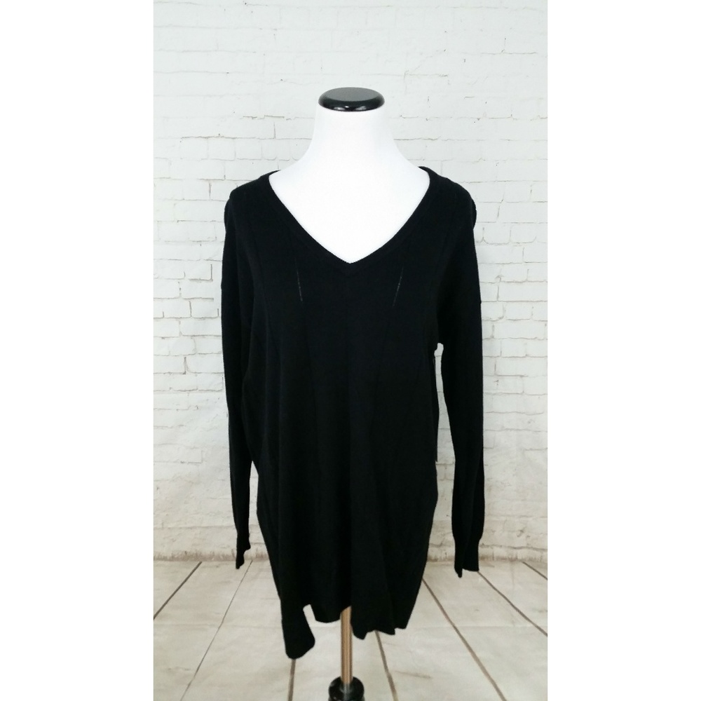 Vince Camuto Drop Stitch Asymmetrical V-Neck Black - Picture 2 of 7
